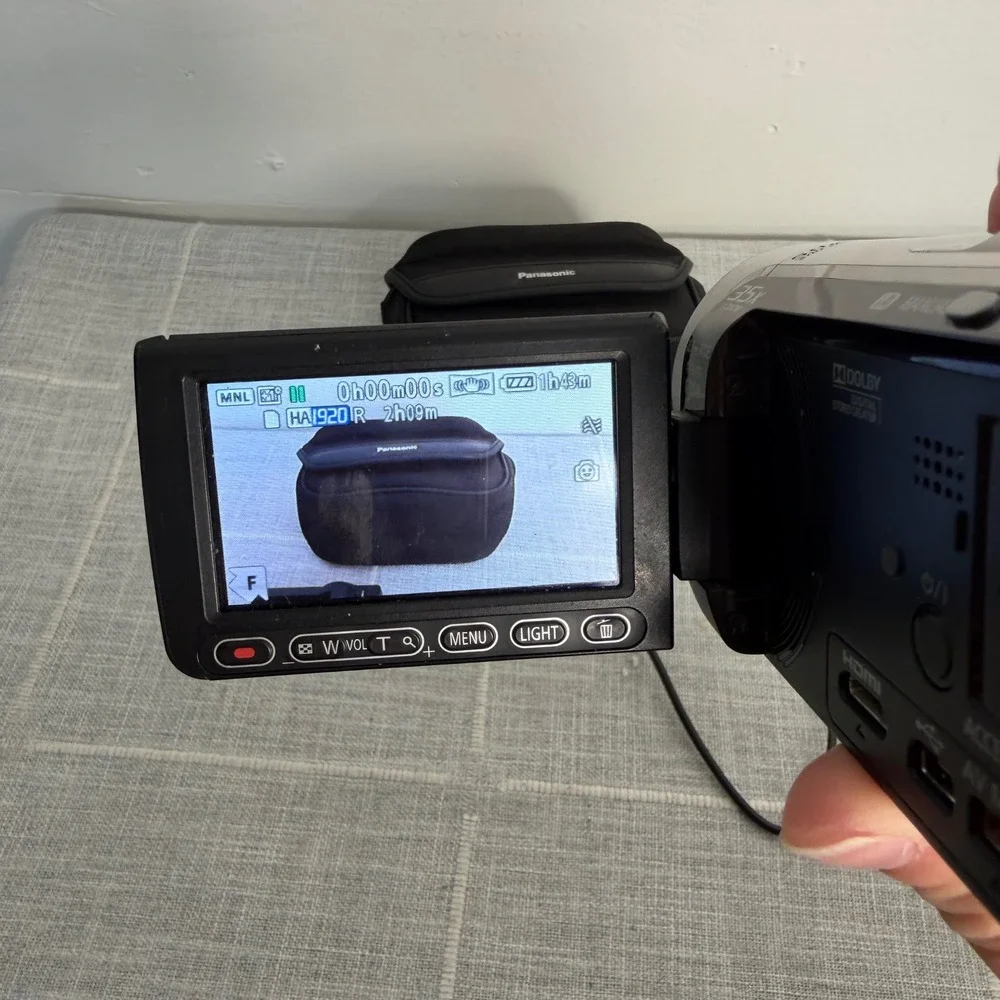 Panasonic HDC-SD60P Camcorder Full HD w/ SD Card Charger TESTED WORKS